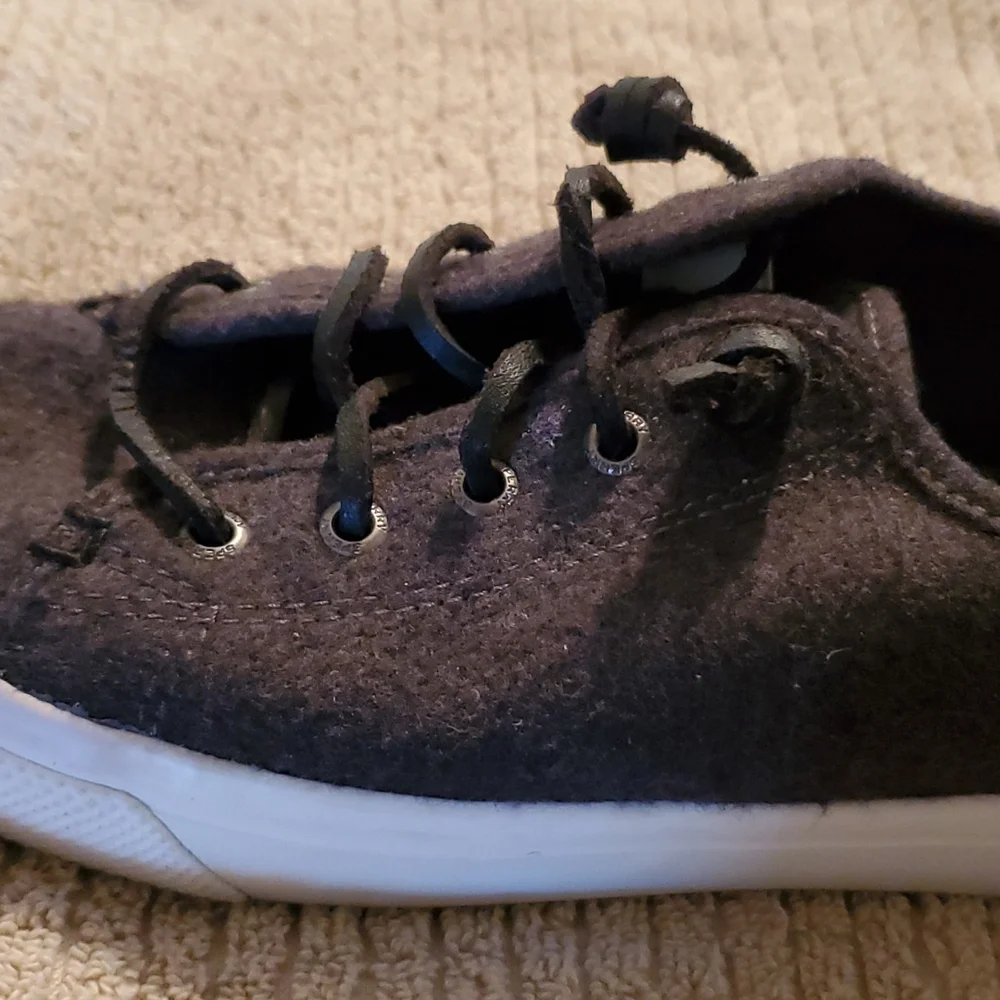 Shoes - Picture 3 of 4